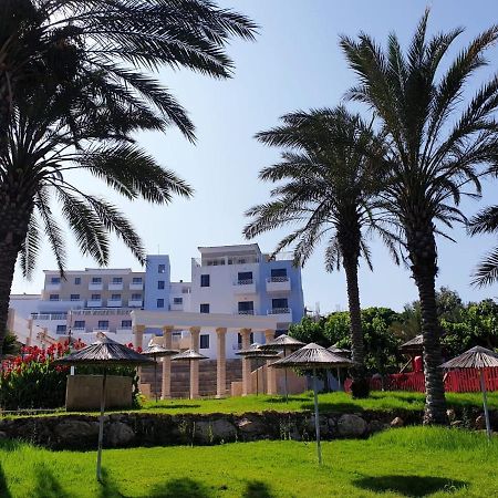 Paphos Seaview Sunset Holiday Apartments מראה חיצוני תמונה