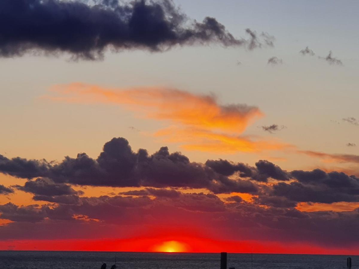 Paphos Seaview Sunset Holiday Apartments מראה חיצוני תמונה
