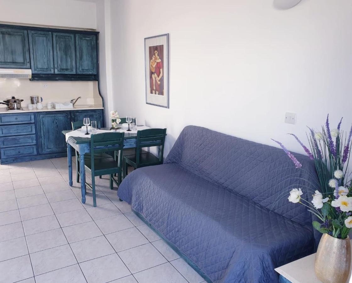 Paphos Seaview Sunset Holiday Apartments מראה חיצוני תמונה