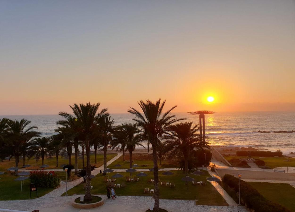 Paphos Seaview Sunset Holiday Apartments מראה חיצוני תמונה